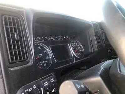 International LT625 Instrument Panel Cluster