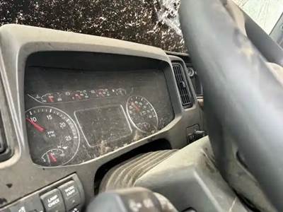 International LT625 Instrument Panel Cluster