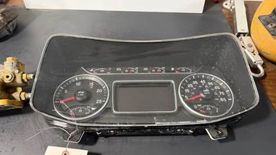 International LT625 Instrument Panel Cluster