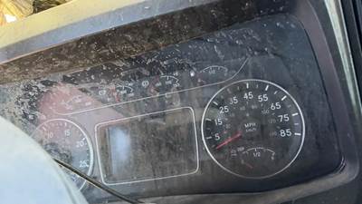 International LT625 Instrument Panel Cluster