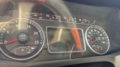 International LT625 Instrument Panel Cluster