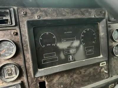 Kenworth T600 Instrument Panel Cluster