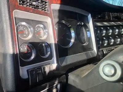 Kenworth T660 Instrument Panel Cluster