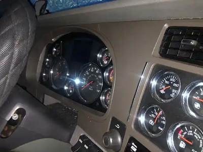 Kenworth T680 Instrument Panel Cluster