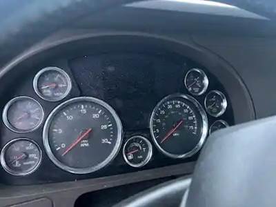 Kenworth T680 Instrument Panel Cluster