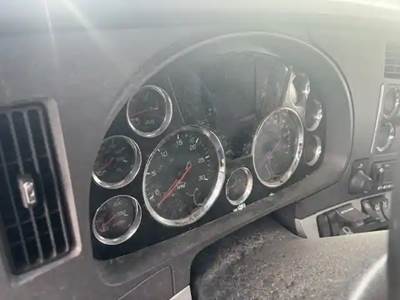 Kenworth T680 Instrument Panel Cluster