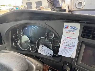 Kenworth T680 Instrument Panel Cluster