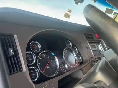 Kenworth T680 Instrument Panel Cluster