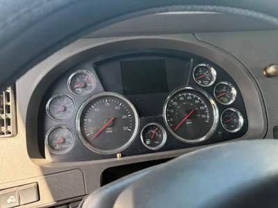 Kenworth T680 Instrument Panel Cluster