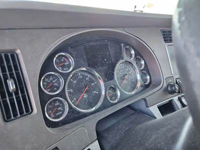 Kenworth T680 Instrument Panel Cluster