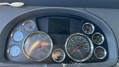 Kenworth T680 Instrument Panel Cluster