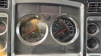 Kenworth T800 Instrument Panel Cluster