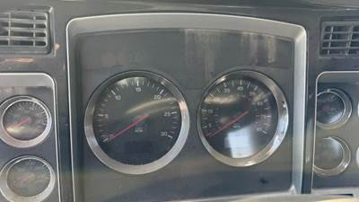Kenworth T800 Instrument Panel Cluster