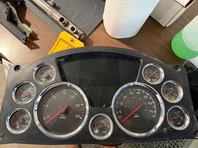 Kenworth T880 Instrument Panel Cluster