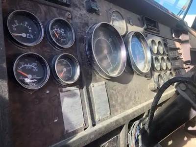 Kenworth W900 Instrument Panel Cluster