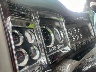 Kenworth W900 Instrument Panel Cluster