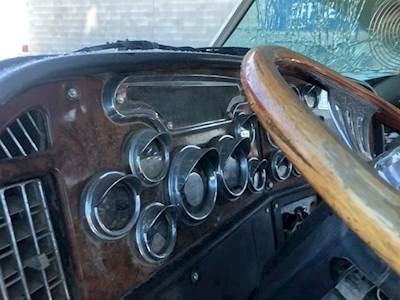 Peterbilt 378 Instrument Panel Cluster
