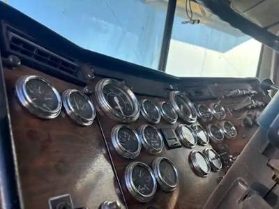 Peterbilt 378 Instrument Panel Cluster