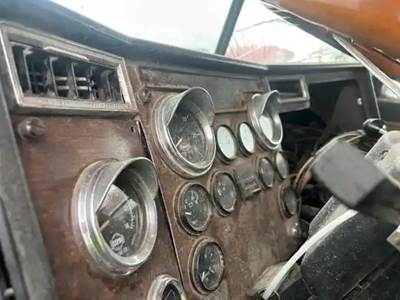 Peterbilt 379 Instrument Panel Cluster