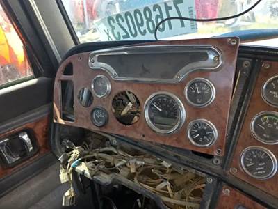Peterbilt 379 Instrument Panel Cluster