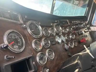 Peterbilt 379 Instrument Panel Cluster