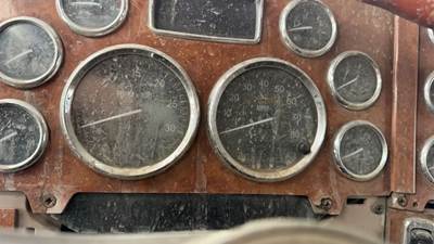 Peterbilt 379 Instrument Panel Cluster