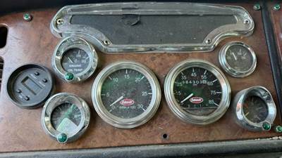 Peterbilt 379 Instrument Panel Cluster
