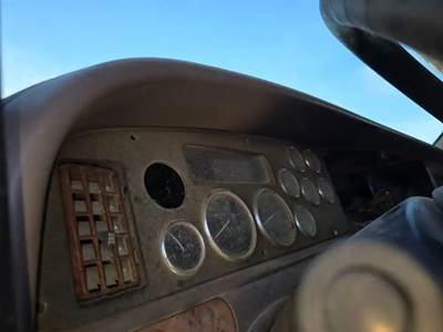 Peterbilt 387 Instrument Panel Cluster