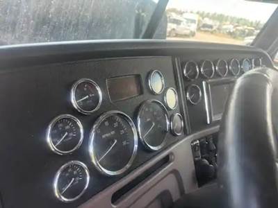 Peterbilt 389 Instrument Panel Cluster