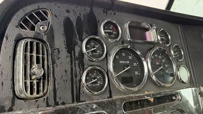 Peterbilt 389 Instrument Panel Cluster