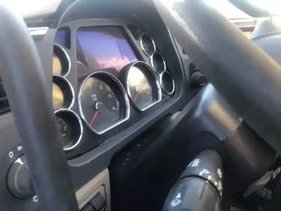 Peterbilt 579 Instrument Panel Cluster