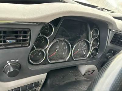 Peterbilt 579 Instrument Panel Cluster