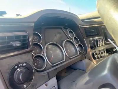 Peterbilt 579 Instrument Panel Cluster