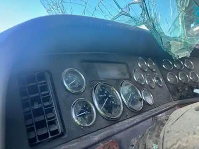 Peterbilt 587 Instrument Panel Cluster