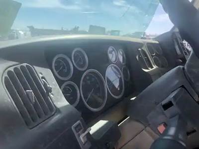 Sterling L9500 Instrument Panel Cluster