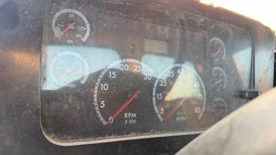 Sterling L9500 Instrument Panel Cluster