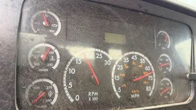 Sterling L9500 Instrument Panel Cluster