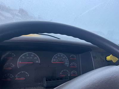 Volvo VNL Instrument Panel Cluster