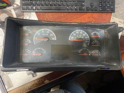 Volvo VNL Instrument Panel Cluster