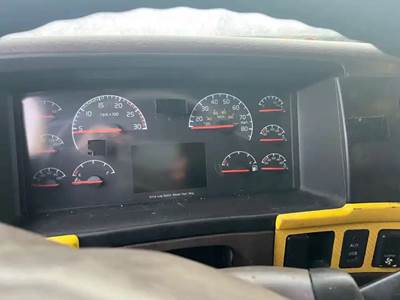 Volvo VNL Instrument Panel Cluster