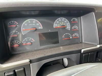 Volvo VNL Instrument Panel Cluster