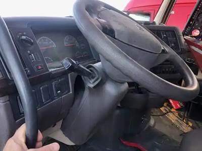 Volvo VNL Instrument Panel Cluster