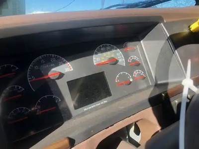 Volvo VNL Instrument Panel Cluster