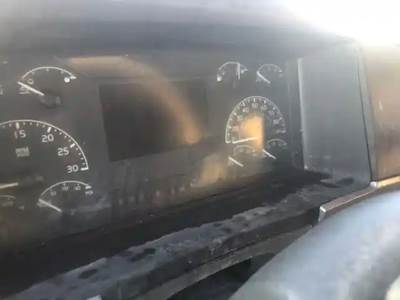 Volvo VNL Instrument Panel Cluster