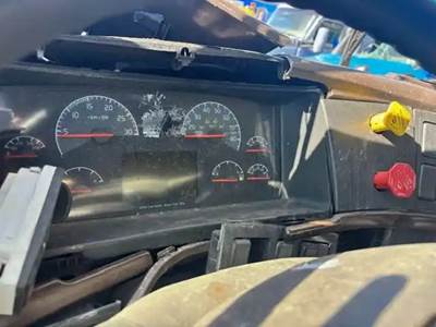 Volvo VNL Instrument Panel Cluster