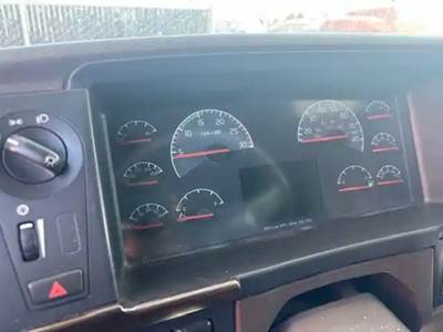 Volvo VNL Instrument Panel Cluster