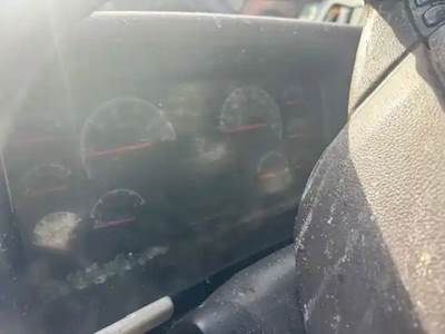 Volvo VNL Instrument Panel Cluster