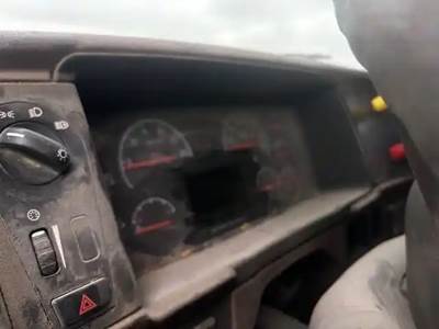 Volvo VNL Instrument Panel Cluster