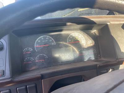 Volvo VNM Instrument Panel Cluster