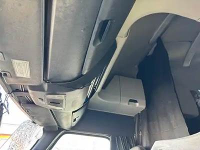Freightliner Cascadia 126 Interior Part